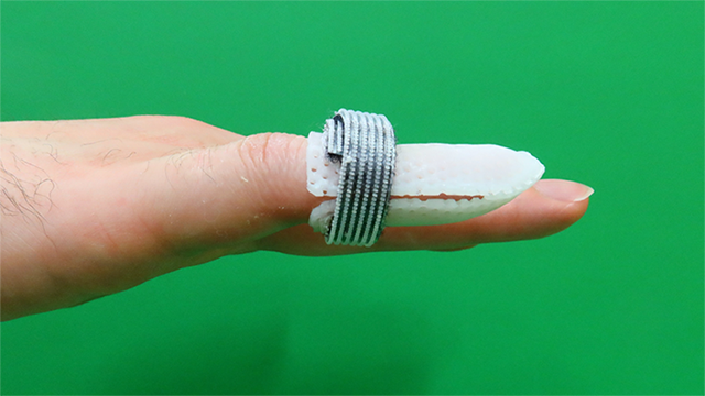 図7.熱可塑性素材を用いた装具