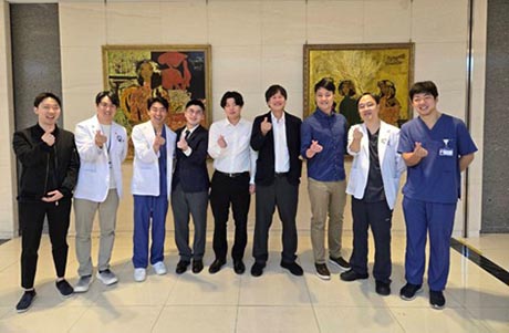 左からDr. Koh、Dr. Cho、Dr. Sakong、Dr. Chang（台湾fellow）、有野先生、筆者、Dr. Chen（台湾fellow）、Dr. Song、Dr. Lim